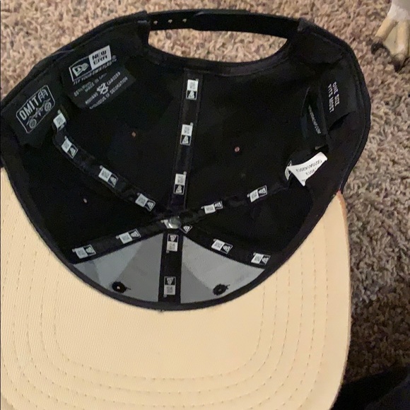 Omit SnapBack - Picture 5 of 6